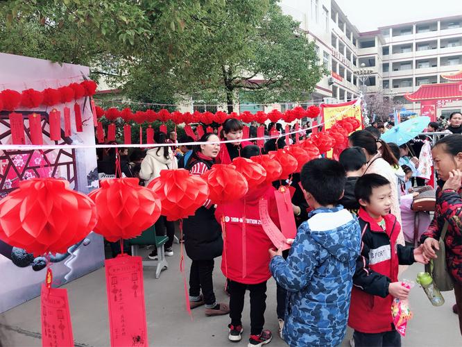 万和娃诵五经积百货润人心